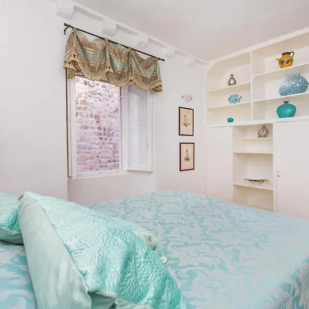 Hidden Gem Old Town By Irundo