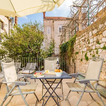 Hidden Gem Old Town By Irundo