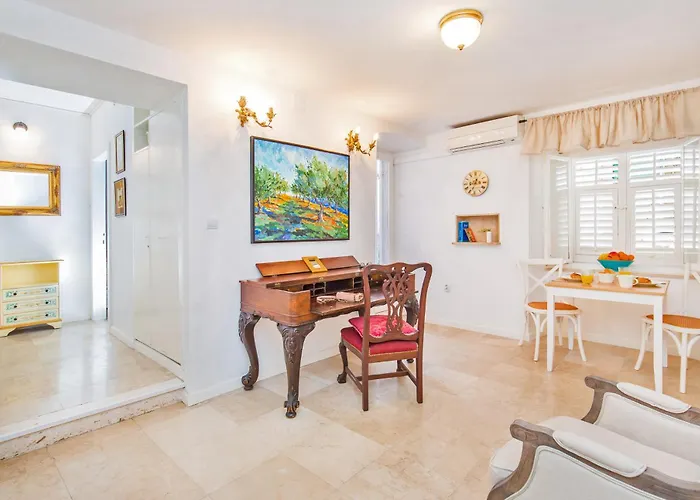 Hidden Gem Old Town By Irundo