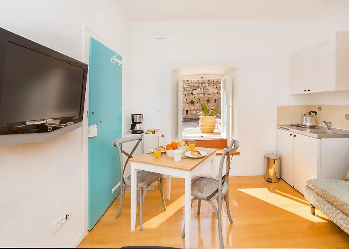 Hidden Gem Old Town By Irundo