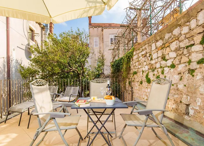 Hidden Gem Old Town By Irundo